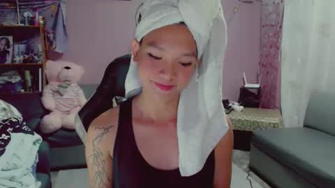 NEWRA  ALLISON online show from 02.12.25