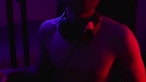 urboytoy_512 online show from 11.08.25