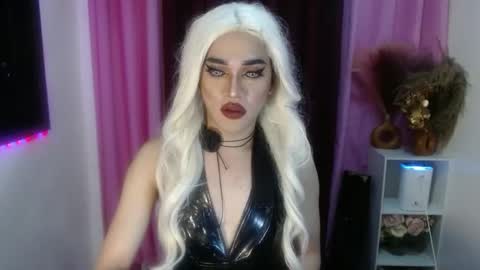 KENDALL online show from 11.03.25