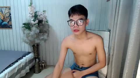 Snapshot of urdreamboy_doms chatting on 04.01.26 urdreamboy_doms online show from 04.01.26
