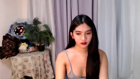Snapshot of urdreamgirl_ chatting on 03.08.25 Trixie online show from 03.08.25