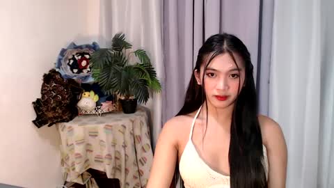 Snapshot of urdreamgirl_ chatting on 03.08.25 Trixie online show from 03.08.25