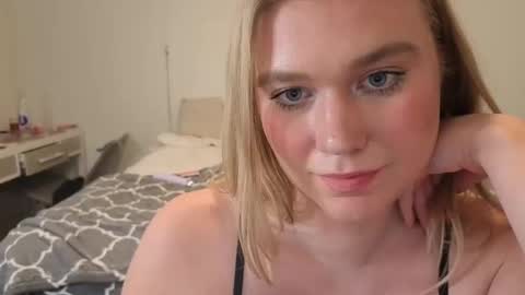 Snapshot of urfavcollegegirl chatting on 02.16.25 Maryia Kay online show from 02.16.25
