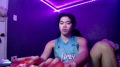 Snapshot of urfuckinghighness chatting on 10.19.25 ask me online show from 10.19.25