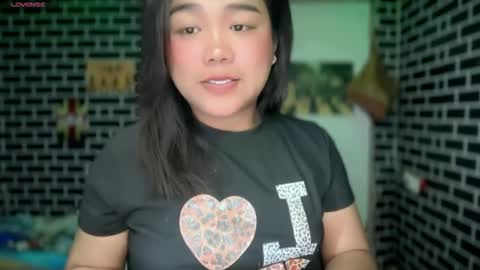 Snapshot of urgirl_dimple chatting on 05.06.26 Dimple online show from 05.06.26