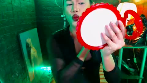 queen norelle online show from 01.05.25