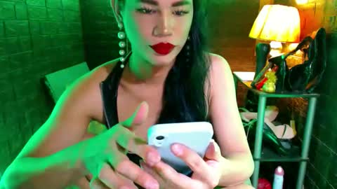 Snapshot of urhardcockqueenxxx chatting on 04.27.26 queen norelle online show from 04.27.26