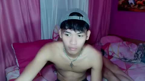 Snapshot of urhot_jeremyxx chatting on 11.27.25 jeremy online show from 11.27.25