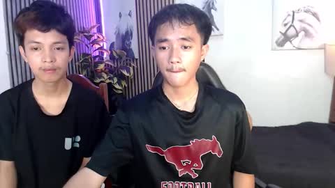 Snapshot of urhot_johny chatting on 04.15.26 urhot_johny online show from 04.15.26