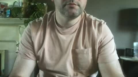 Snapshot of urhungdaddy8 chatting on 06.17.26 Hung Daddy online show from 06.17.26