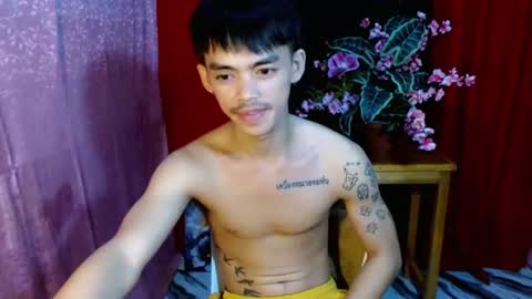 Snapshot of urhunky_boy chatting on 06.18.26 urhunky_boy online show from 06.18.26