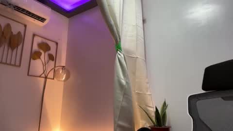 Amira online show from 01.16.26