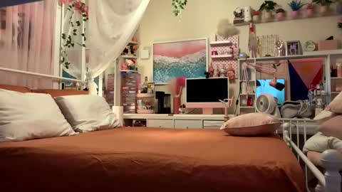 Snapshot of urlittlefilipina chatting on 11.28.25 urlittlefilipina online show from 11.28.25