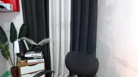 Snapshot of urlovely_angela chatting on 05.27.26 urlovely_angela online show from 05.27.26
