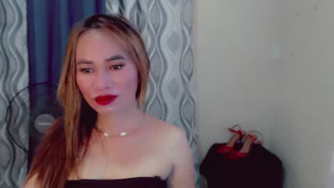 urlovely_che online show from 05.18.26