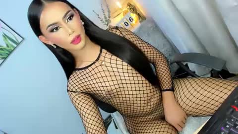 Snapshot of urlovelyangelts chatting on 01.05.25 ANGEL online show from 01.05.25