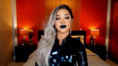 Snapshot of urmajestytyra chatting on 06.17.26 UrMajestyTyra online show from 06.17.26