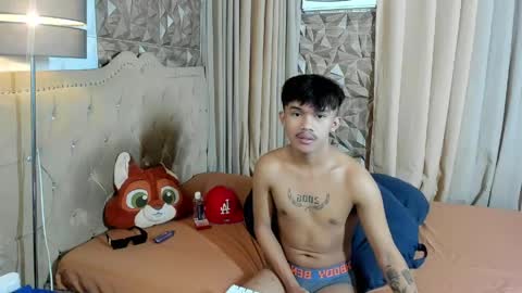 Snapshot of urmasterhardcock chatting on 05.25.26 urmasterhardcock online show from 05.25.26