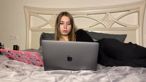 urmissalice online show from 01.24.25