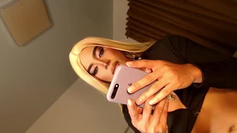 Snapshot of urnauthy_ciliaxxx chatting on 02.08.25 cecilia online show from 02.08.25