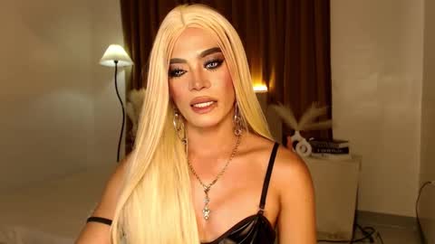 Snapshot of urnauthy_ciliaxxx chatting on 02.17.25 cecilia online show from 02.17.25