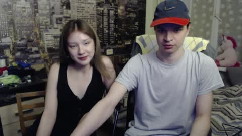 Snapshot of uroxygen chatting on 04.06.26 Mary online show from 04.06.26