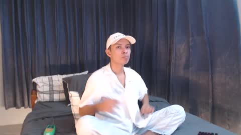 Snapshot of urpinoyasianx chatting on 01.20.25 Mel online show from 01.20.25