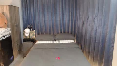 Snapshot of urpinoyasianx chatting on 01.25.25 Mel online show from 01.25.25