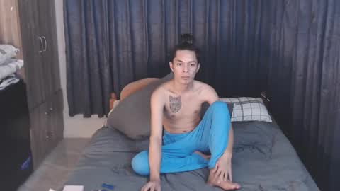 Snapshot of urpinoyasianx chatting on 01.26.25 Mel online show from 01.26.25