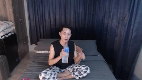 Snapshot of urpinoyasianx chatting on 01.26.25 Mel online show from 01.26.25