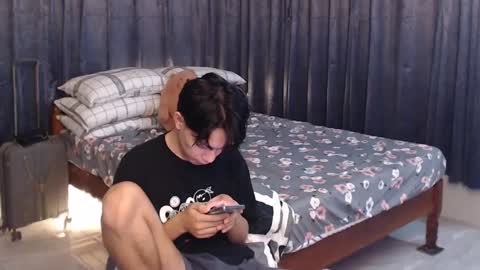 Snapshot of urpinoyasianx chatting on 02.06.25 Mel online show from 02.06.25