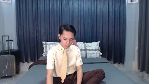 Snapshot of urpinoyasianx chatting on 02.12.25 Mel online show from 02.12.25