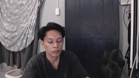 Snapshot of urpinoyasianx chatting on 02.12.25 Mel online show from 02.12.25