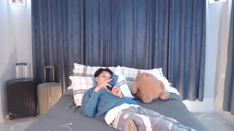 Snapshot of urpinoyasianx chatting on 02.13.25 Mel online show from 02.13.25