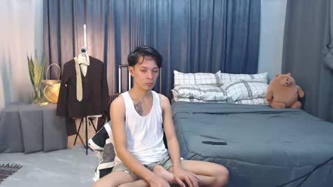 Snapshot of urpinoyasianx chatting on 02.21.25 Mel online show from 02.21.25