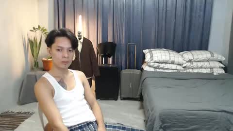 Snapshot of urpinoyasianx chatting on 02.24.25 Mel online show from 02.24.25