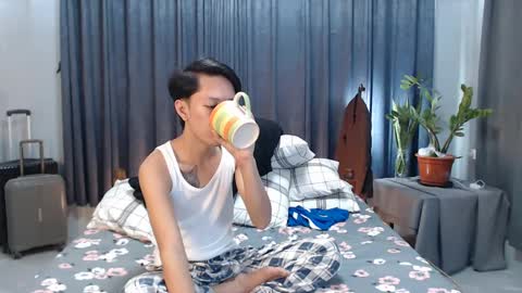 Snapshot of urpinoyasianx chatting on 02.25.25 Mel online show from 02.25.25