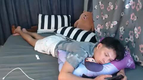 Snapshot of urpinoyasianx chatting on 11.07.25 Mel online show from 11.07.25