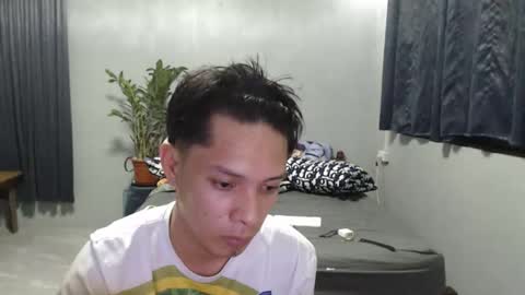 Snapshot of urpinoyasianx chatting on 11.25.25 Mel online show from 11.25.25