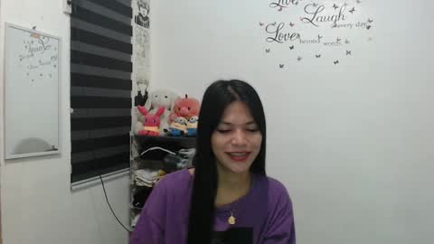 Snapshot of urpreciouspinayxxx chatting on 12.29.24 hi im kim online show from 12.29.24