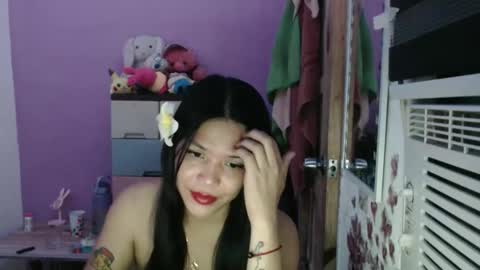 Snapshot of urpreciouspinayxxx chatting on 10.30.25 hi im kim online show from 10.30.25