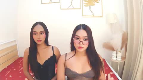 Snapshot of ursatisfactiongirl chatting on 03.20.26 ursatisfactiongirl online show from 03.20.26