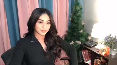 Snapshot of urseductive_calixx chatting on 10.08.25 JUST CALL ME CALI online show from 10.08.25