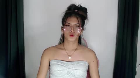 Snapshot of ursexy_diamondcum chatting on 03.01.26 RAZ online show from 03.01.26