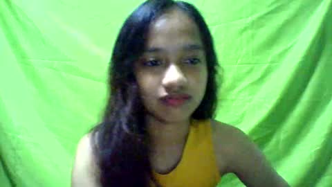 Snapshot of ursexydoll18 chatting on 01.12.25 Darlyn room online show from 01.12.25