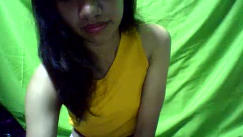 Snapshot of ursexydoll18 chatting on 01.12.25 Darlyn room online show from 01.12.25