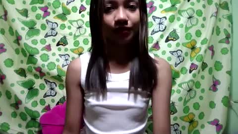 Snapshot of ursexydoll18 chatting on 02.27.25 Darlyn room online show from 02.27.25