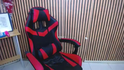 yanie online show from 01.14.25