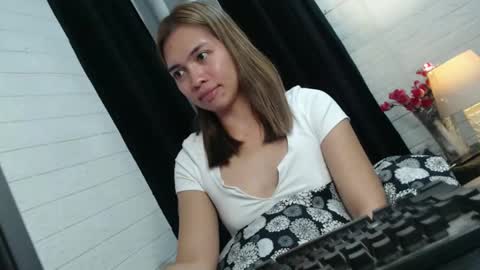 Snapshot of ursweetgirlthea chatting on 04.10.26 ursweetgirlthea online show from 04.10.26