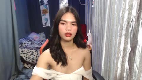 Snapshot of urtereshameow chatting on 02.18.25 urtereshameow online show from 02.18.25